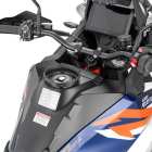 La flangia Givi BF59 permette di montare sulla moto KTM 1290 Super Adventure R dal 2021 le borse serbatoio con aggancio Tanklock o TanklockED.