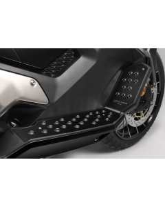 Pedane De Pretto Moto DPM Race R-0824B realizzate in acciaio inox verniciato a polveri nero per la moto Honda X-ADV 750 dal 2021.