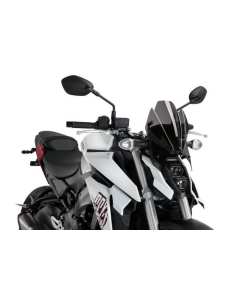 Cupolino New Generation Sport Puig 20833 specifico per la moto Suzuki GSX S1000 e GSX S950 dal 2021. Il cupolino è disponibile trasparente 20833W, fumè chiaro 20833H, fumè scuro 20833F, nero 20833N e blu 20833A.