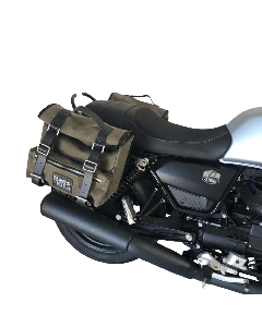 Bags & Bike coppia borse laterali Sahara in canvas verde per Moto Guzzi V7 850 dal 2025.