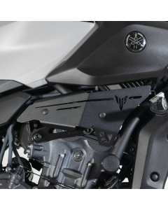 Pyramid 22460M pannelli infill nero opaco per Yamaha MT-07 dal 2025.