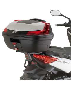 Attacco posteriore specifico per bauletto Givi SR2117M,per moto YAMAHA XX-MAX 125-250 (14 > 17) , conpiastra compresa.