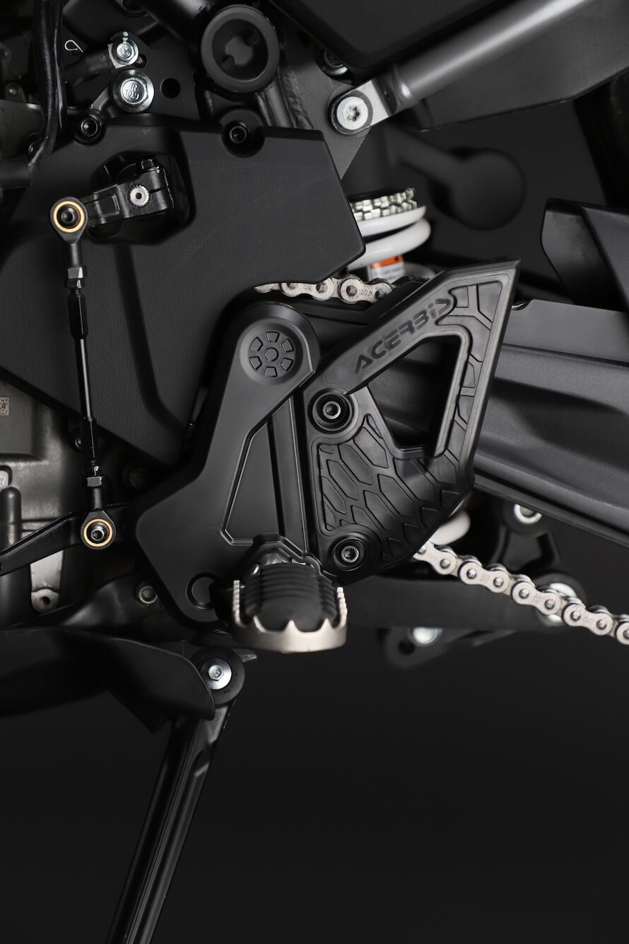 CFMoto 450MT protezioni paratelaio nere 0027126 X-Grip di acerbis. Acerbis X-Grip 0027126 protezioni para-telaio CFMoto 450MT.