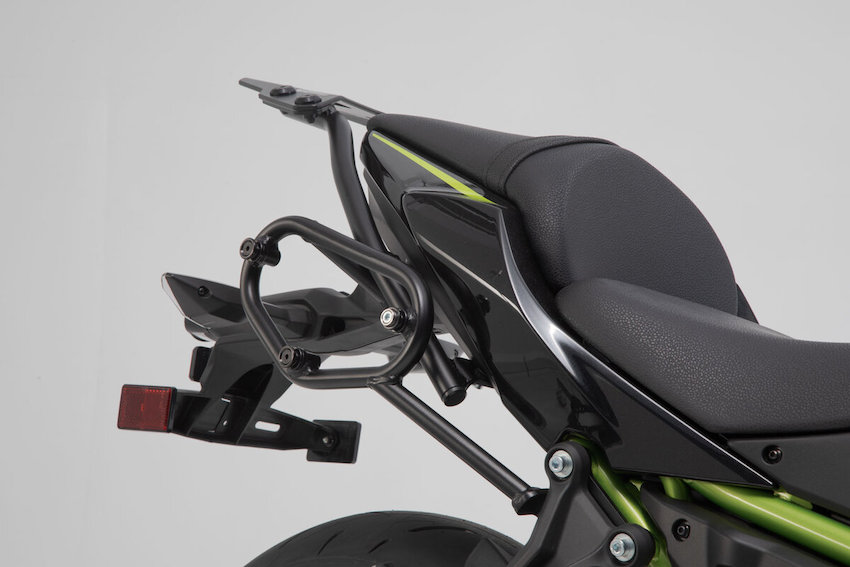Telaietti per montare le borse SW-Motech Aero ABS sulla moto KAwasaki Z650 DAL 2022.