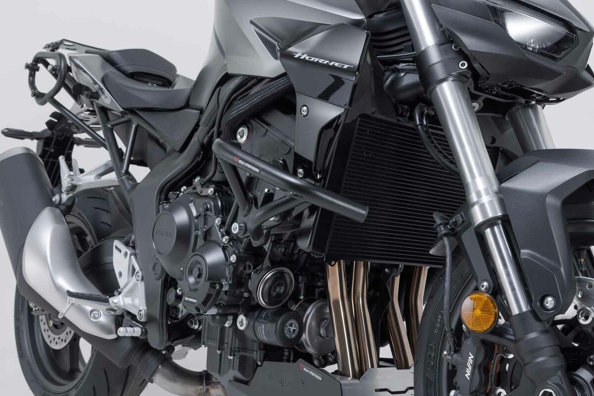 Barre protezione motore nere Hepco & Becker 5019552 00 01 per la moto Honda CB1000 Hornet 2025. Honda CB1000 Hornet barre paramotore Hepco 5019552 00 01.