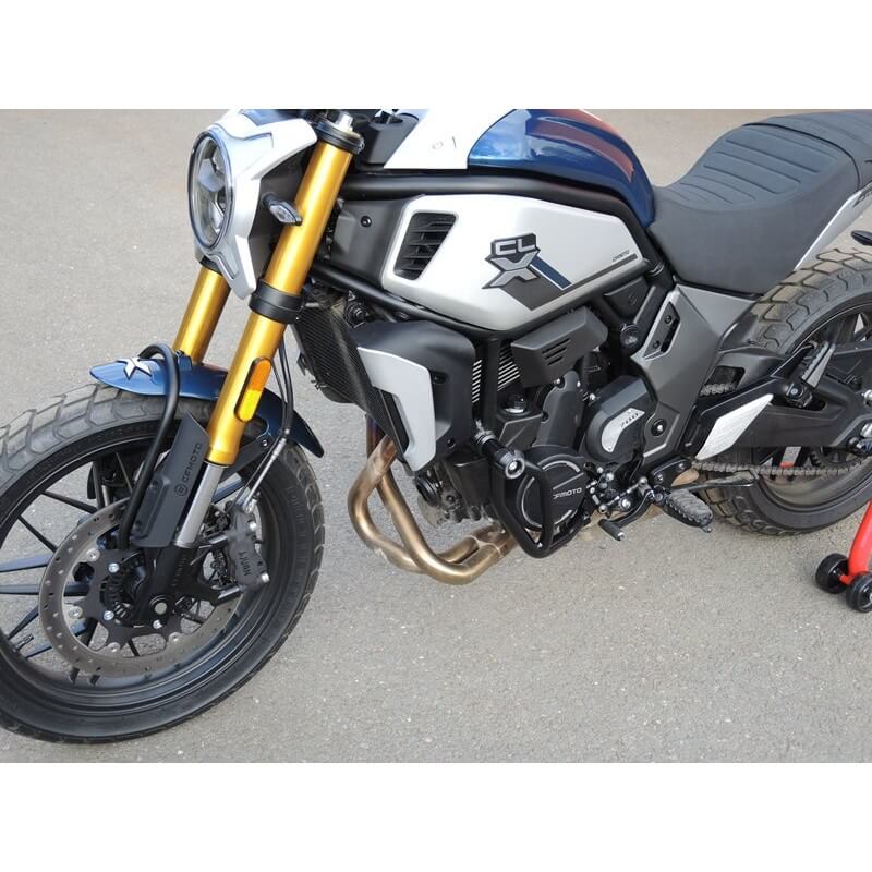 Paramotore tubolare con tamponi per la moto CFMoto 700CL-X Sport e Adventure.