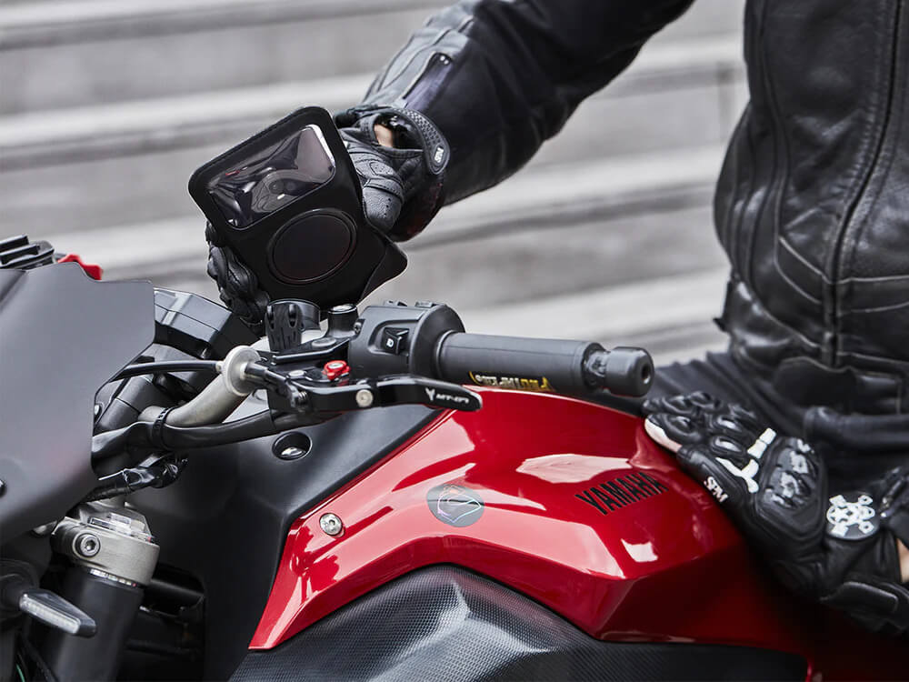 Custrodia porta smartphone XL shapeheart magnetica per moto.