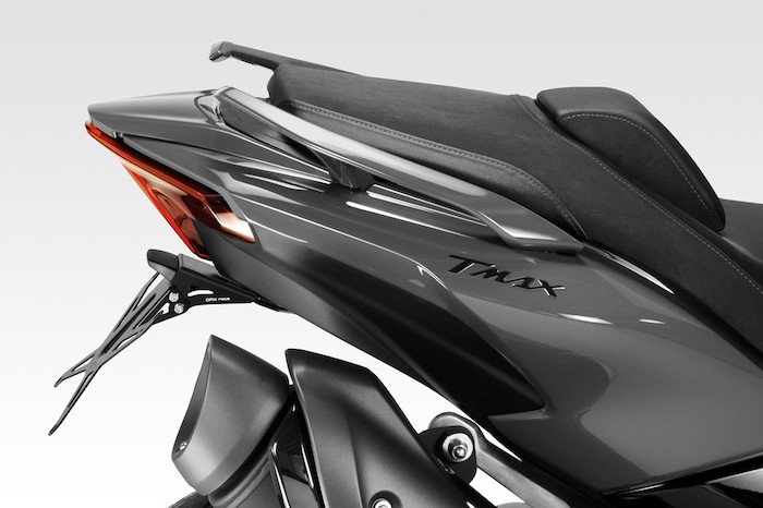 De Pretto R-0967 porta targa nero mregolabile per Yamaha TMax 560 dal 2022