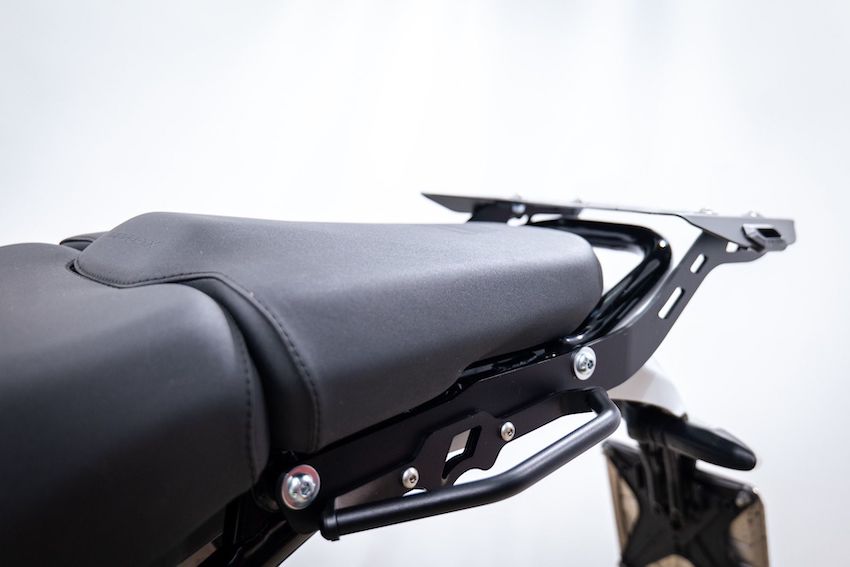 Coppia di maniglie passeggero per la moto Ducati DesertX Ducati DesertX maniglie passegero Isotta MA39 nere