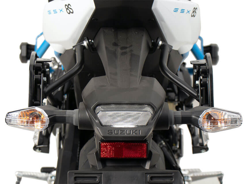 Ingombro telaietti C-Bow sulla moto Suzuki GSX-8S.