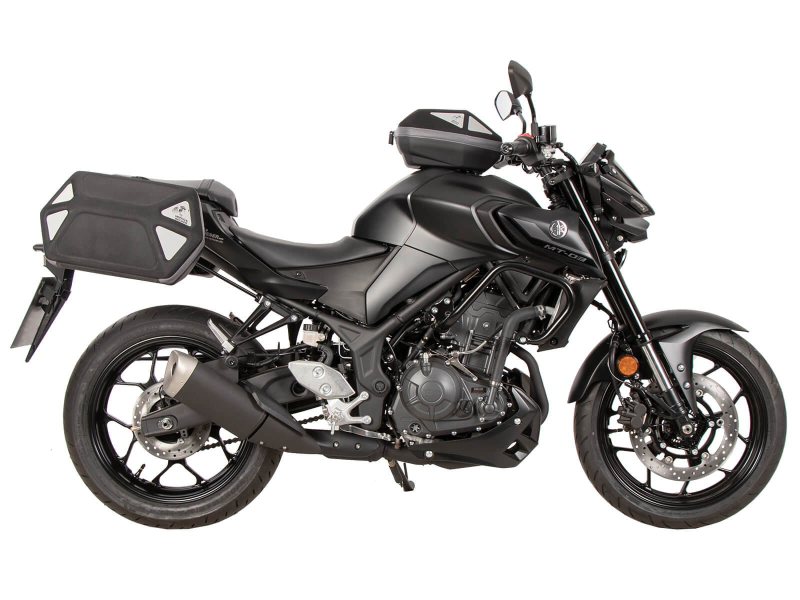 Borse laterali Hepco & Becker montate sulla moto Yamaha MT-03 dal 2025.
