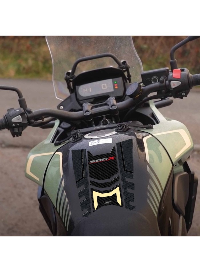 Adesivo Labelbike 7438641574247 in resina 3d paraserbatoio per Honda CB500X dal 2022