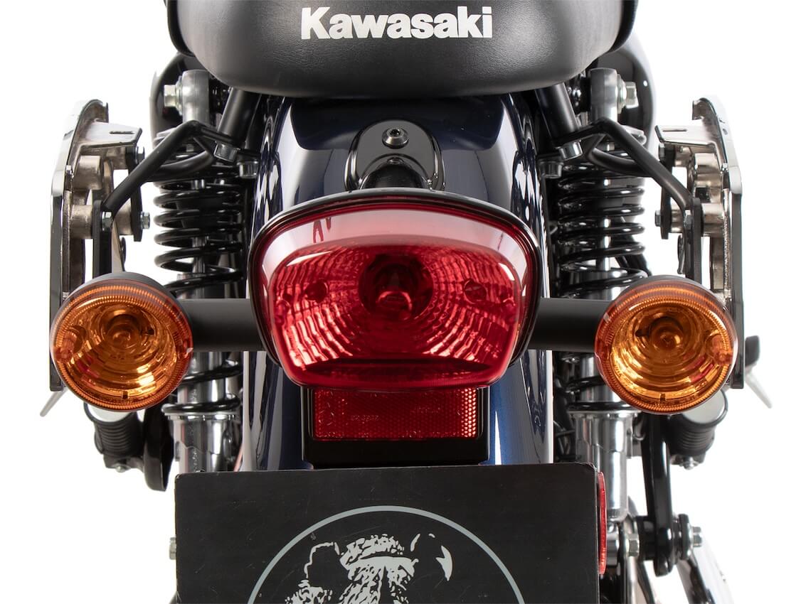 Coppia di telaietti Hepco & Becker 6302555 00 02 C-Bow per la moto Kawasaki W230. Ingombro telaietti C-Bow sulla moto Kawasaki W 230.