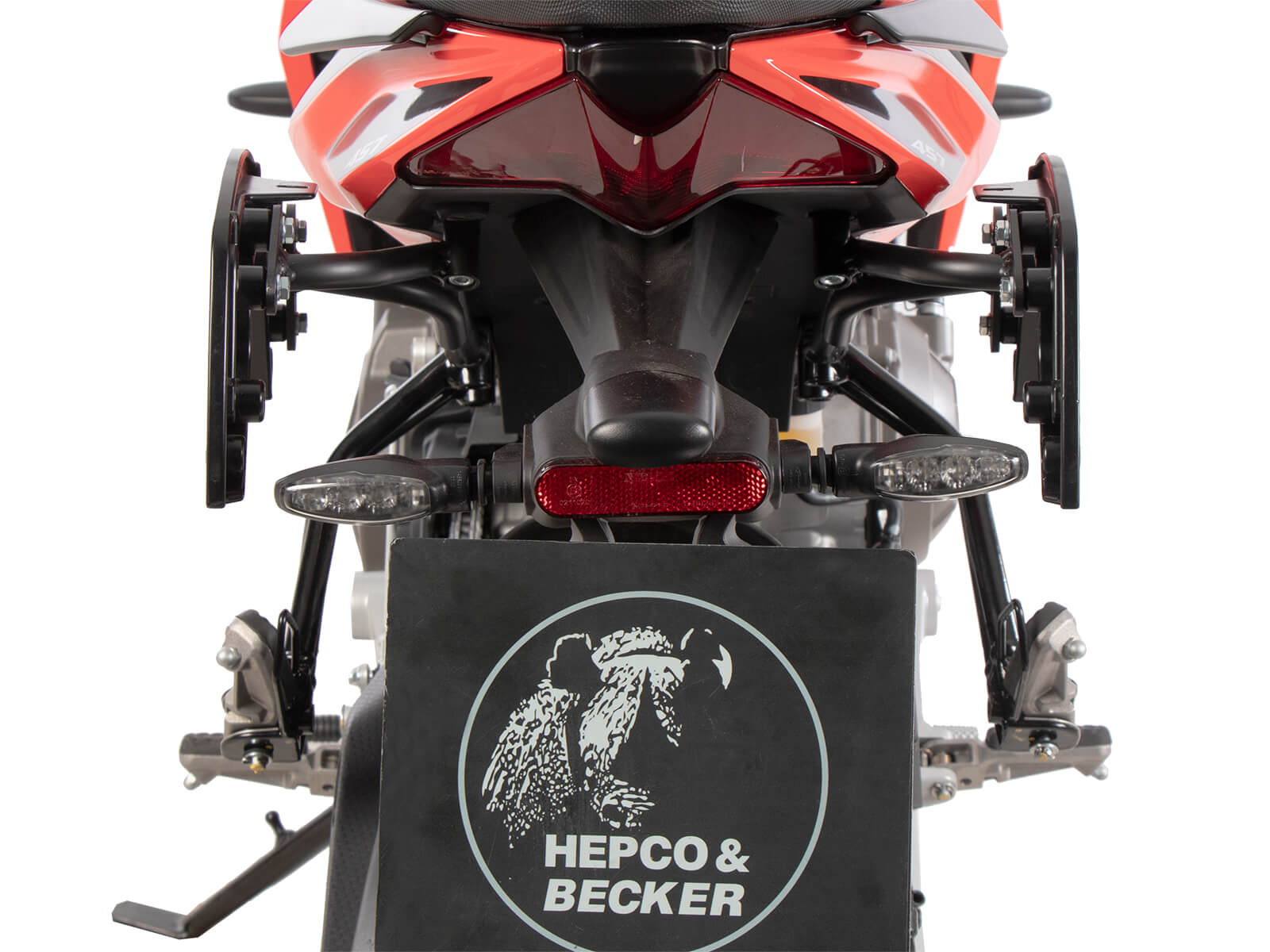 Coppia di telaietti Hepco & Becker C-Bow per la moto Aprilia Tuareg 457. Ingombro telaietti C-Bow sulla moto Aprilia Tuono 457.