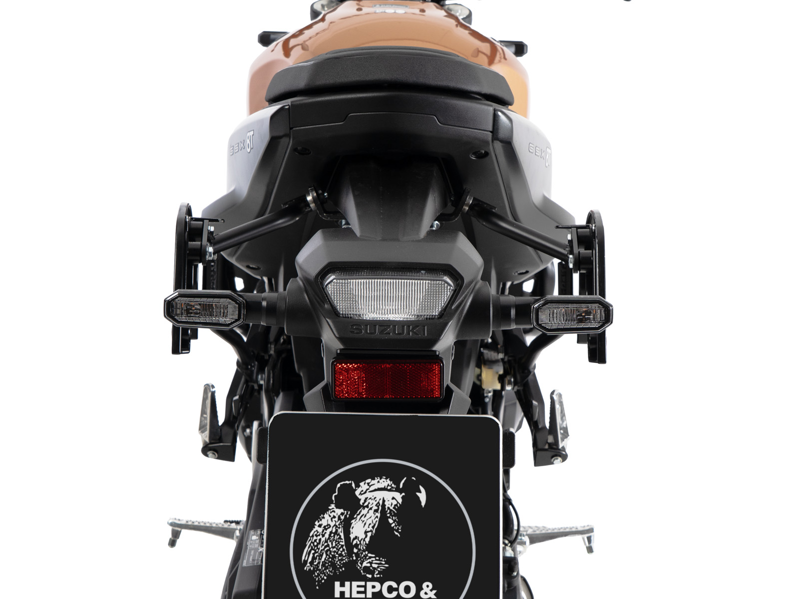 Ingombro telaietti C-Bow sulla moto Suzuki GSX-8T.