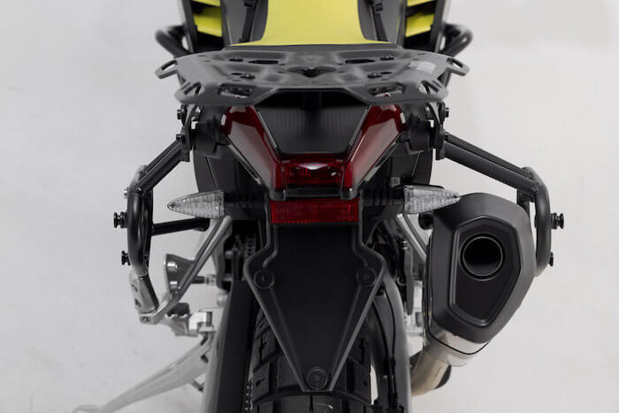 Coppia di telaietti SW-Motech SLC per montare le borse SysBag sulla moto Aprilia Tuareg 660 Ingombro Telaietti SLC per la moto Aprilia Tuareg 660