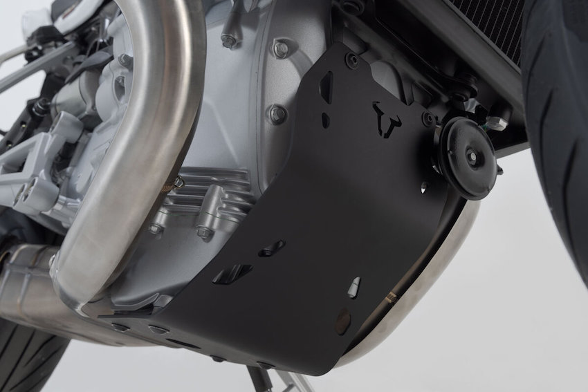 Paracoppa nero per la moto Guzzi V100 MAndello / s in alluminio SW-Motech.