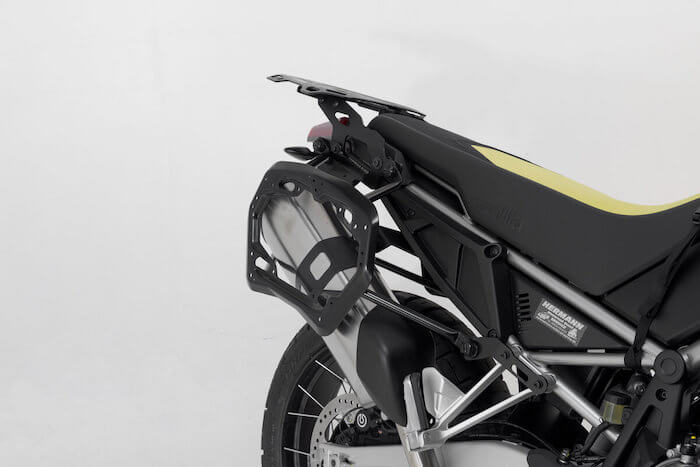 Aprilia Tuareg 660 telaietti PRo per kit con borse Sysbag 30 SW-Motech BC.SYS.13.849.20000/B Telaietti PRO necessari per montare leborse Sysbag da 30 litri sulla Tuareg 660