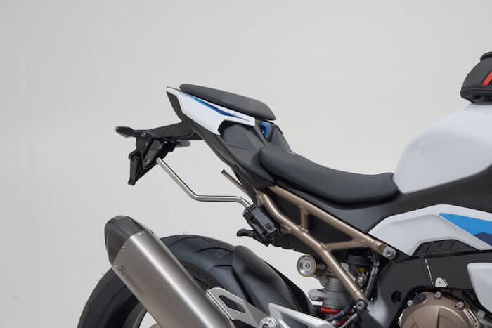 Telaietti a sgancio rapido per la moto Bmw S1000R dal 2021