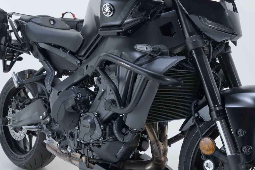 Barre paramotore nere per la moto Yamaha MT-09 dal 2024.