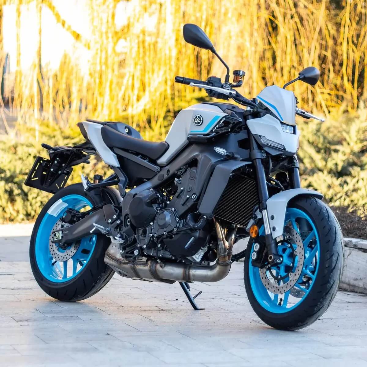 Yamaha MT-09 dal 2024 cupolino Pyramid Fly Screen 22190H ICE Storm. Cupolino Pyramid 22190H bianco Ice Storm per Yamaha MT-09 dal 2024.
