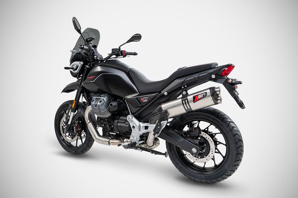 Moto Guzzi V85TT dal 2025 terminale di scarico Racing ZMG010S10SCR. Terminale di scarico Zard Racing ZMG010S10SCR Moto Guzzi V85TT dal 2025.